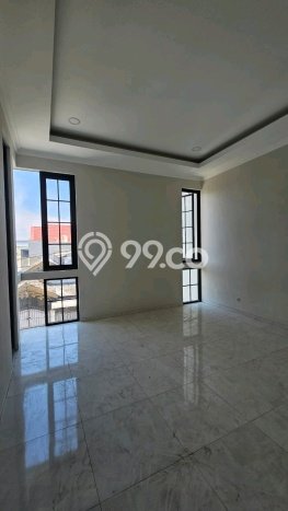 For Sale Rumah 4 Kamar Lokasi Strategis Bagus dan Strategis di Rungkut For Sale Rumah 4 Kamar Lokasi Strategis Bagus dan Strategis di Rungkut