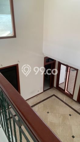 Rumah Elit Modern Siap Huni di Mayjen Sungkono Surabaya Rumah Elit Modern Siap Huni di Mayjen Sungkono Surabaya