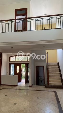 Rumah Elit Modern Siap Huni di Mayjen Sungkono Surabaya Rumah Elit Modern Siap Huni di Mayjen Sungkono Surabaya