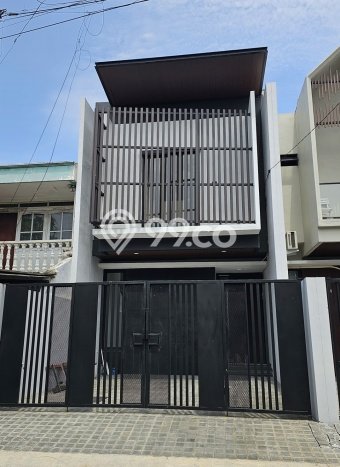 For Sale Rumah 3 Kamar Lokasi Strategis Nyaman dan Strategis di Rungkut For Sale Rumah 3 Kamar Lokasi Strategis Nyaman dan Strategis di Rungkut
