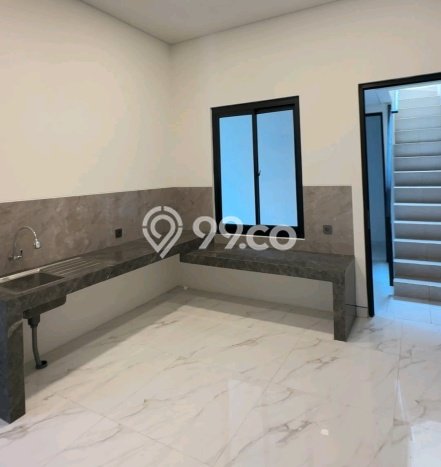 Rumah Mewah Siap Huni LT 240m2 di Gubeng, Surabaya Rumah Mewah Siap Huni LT 240m2 di Gubeng, Surabaya