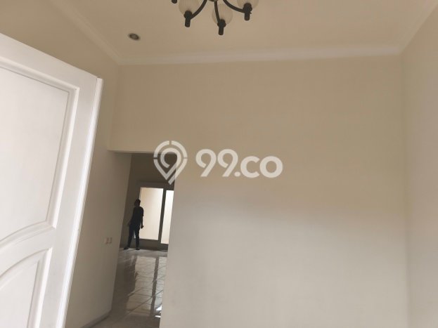 Rumah Luxury Modern Tanpa Renovasi di Pakuwon Surabaya Rumah Luxury Modern Tanpa Renovasi di Pakuwon Surabaya