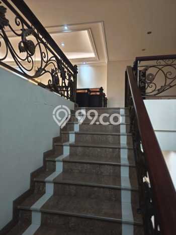 Rumah Mewah LB 700m2 Siap Huni Desain Elegan di Dharma Husada, Surabaya Rumah Mewah LB 700m2 Siap Huni Desain Elegan di Dharma Husada, Surabaya