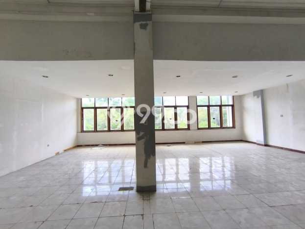 Ruko untuk Disewa di Pusat Surabaya Luas Bangunan 1800m2 Ruko untuk Disewa di Pusat Surabaya Luas Bangunan 1800m2