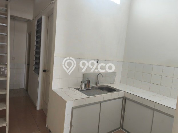 Rumah Luxury Modern Tanpa Renovasi di Pakuwon Surabaya Rumah Luxury Modern Tanpa Renovasi di Pakuwon Surabaya
