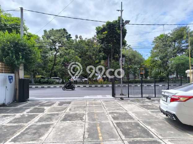 Ruko untuk Disewa di Pusat Surabaya Luas Bangunan 1800m2 Ruko untuk Disewa di Pusat Surabaya Luas Bangunan 1800m2
