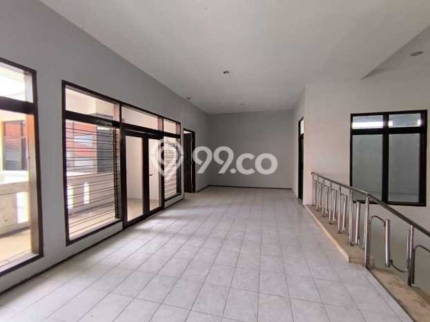 Unit Ruko Dijual di Surabaya LT 699m2 & LB 1800m2 Unit Ruko Dijual di Surabaya LT 699m2 & LB 1800m2