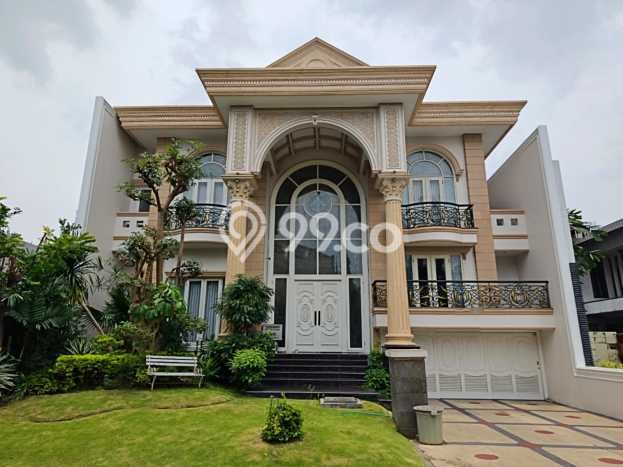 Rumah Luxury Modern Tanpa Renovasi di Pakuwon Indah Surabaya Rumah Luxury Modern Tanpa Renovasi di Pakuwon Indah Surabaya