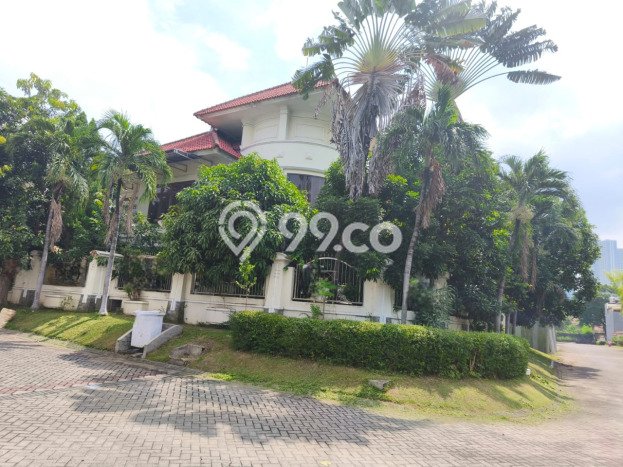 Dijual Rumah Mewah Megah Dengan View Eksklusif di Pakuwon Indah, Surabaya Dijual Rumah Mewah Megah Dengan View Eksklusif di Pakuwon Indah, Surabaya