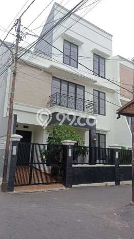 Rumah Elit Modern Siap Huni di Kalibata Jakarta Selatan Rumah Elit Modern Siap Huni di Kalibata Jakarta Selatan
