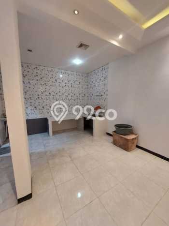 For Sale Hunian Rumah Terawat 4 Kamar di Citraland, Surabaya For Sale Hunian Rumah Terawat 4 Kamar di Citraland, Surabaya