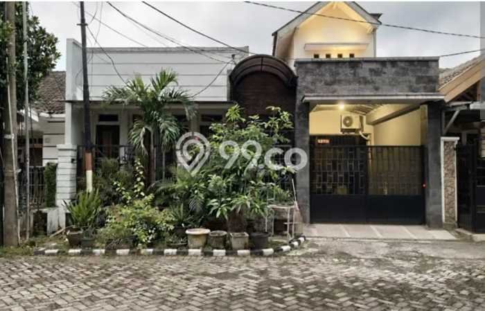 Dijual Rumah Strategis Bagus Punya 4 KT di Wiyung Surabaya SHM Dijual Rumah Strategis Bagus Punya 4 KT di Wiyung Surabaya SHM