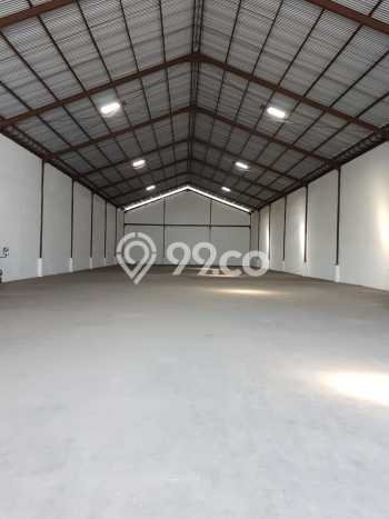 FOR RENT! Gudang di Margomulyo Cocok untuk Bisnis 980m2 FOR RENT! Gudang di Margomulyo Cocok untuk Bisnis 980m2