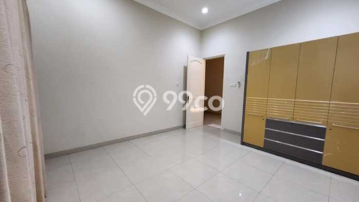 Ready to Use! Premium House LT 275m2 Desain Modern di Pakuwon Indah Ready to Use! Premium House LT 275m2 Desain Modern di Pakuwon Indah