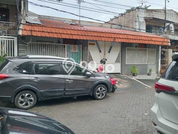 Dijual Rumah Mewah Megah Dengan View Eksklusif di Dukuh Kupang, Surabaya Dijual Rumah Mewah Megah Dengan View Eksklusif di Dukuh Kupang, Surabaya