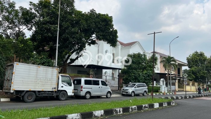 Jual Rumah Mewah Elegan Dengan View Eksklusif di Modernland, Tangerang Jual Rumah Mewah Elegan Dengan View Eksklusif di Modernland, Tangerang