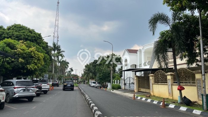 Jual Rumah Mewah Elegan Dengan View Eksklusif di Modernland, Tangerang Jual Rumah Mewah Elegan Dengan View Eksklusif di Modernland, Tangerang