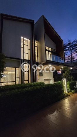 Rumah Luxury Modern Tanpa Renovasi di Senayan Jakarta Pusat Rumah Luxury Modern Tanpa Renovasi di Senayan Jakarta Pusat