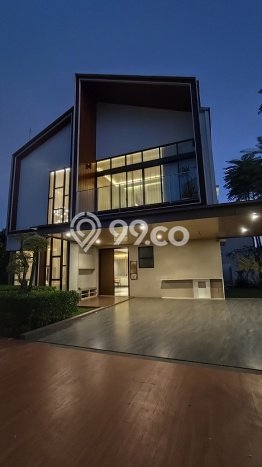 Rumah Luxury Modern Tanpa Renovasi di Senayan Jakarta Pusat Rumah Luxury Modern Tanpa Renovasi di Senayan Jakarta Pusat