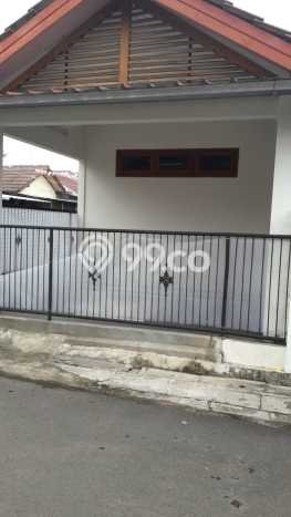 Disewakan Rumah Murah di Harapan Indah Bekasi Punya 2 Kamar Tidur Disewakan Rumah Murah di Harapan Indah Bekasi Punya 2 Kamar Tidur