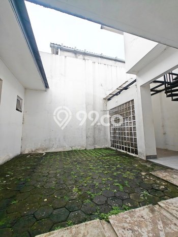 Rumah Elit LB 196m2 Siap Huni Desain Elegan di BSD, Tangerang Rumah Elit LB 196m2 Siap Huni Desain Elegan di BSD, Tangerang