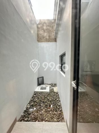 Disewakan! Rumah 3 Kamar Tidur &
3 Kamar Mandi di Bintaro, Tangerang Selatan Disewakan! Rumah 3 Kamar Tidur &
3 Kamar Mandi di Bintaro, Tangerang Selatan