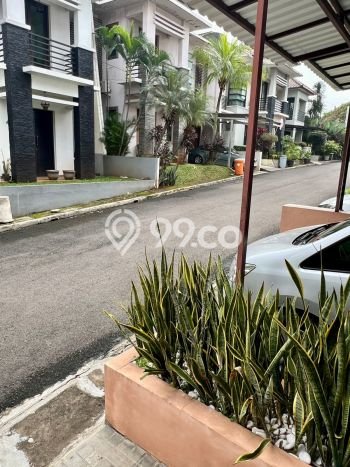 Hunian Mewah LB 240m2 Siap Huni Desain Elegan di Bintaro, Tangerang Selatan Hunian Mewah LB 240m2 Siap Huni Desain Elegan di Bintaro, Tangerang Selatan