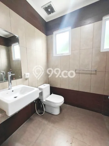 Rumah Elit LB 196m2 Siap Huni Desain Elegan di BSD, Tangerang Rumah Elit LB 196m2 Siap Huni Desain Elegan di BSD, Tangerang