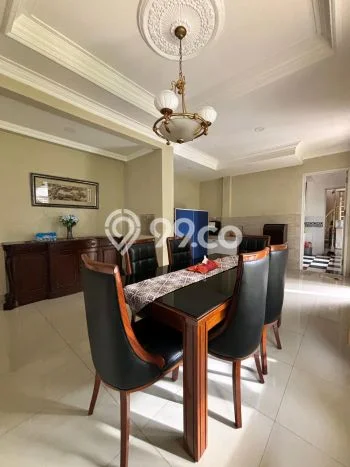 Lokasi strategis! Rumah siap pakai dikontrakkan di BSD LB 350m2 Lokasi strategis! Rumah siap pakai dikontrakkan di BSD LB 350m2