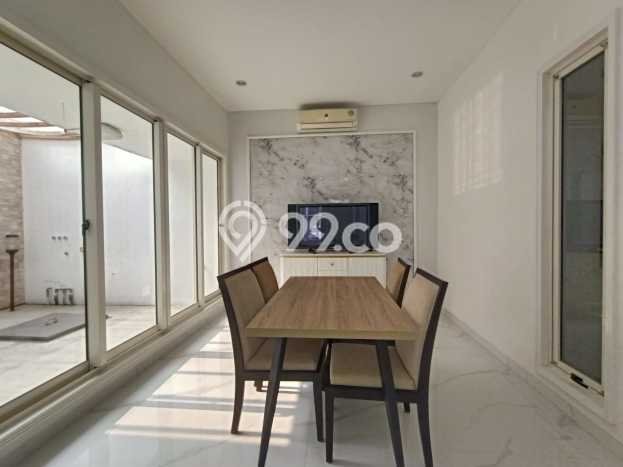 Rumah Elit LB 235m2 Siap Pakai Desain Elegan di Gading Serpong, Tangerang Rumah Elit LB 235m2 Siap Pakai Desain Elegan di Gading Serpong, Tangerang