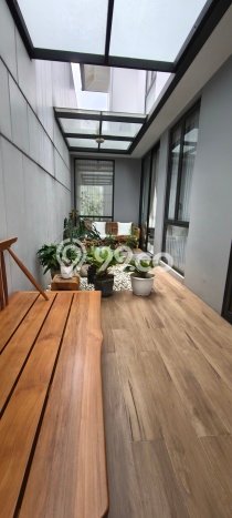 Hunian Mewah Siap Huni LT 220m2 di BSD, Tangerang Selatan Hunian Mewah Siap Huni LT 220m2 di BSD, Tangerang Selatan
