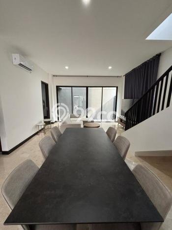 Hunian Mewah Dijual LT 168m2 di BSD, Tangerang Selatan Hunian Mewah Dijual LT 168m2 di BSD, Tangerang Selatan