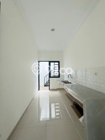 Rumah Eksklusif Siap Huni LT 232m2 di BSD, Tangerang Selatan Rumah Eksklusif Siap Huni LT 232m2 di BSD, Tangerang Selatan