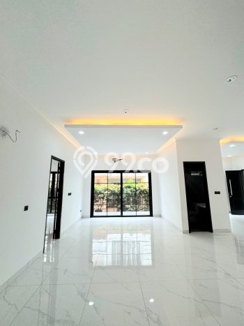 Rumah Luxury Modern Tanpa Renovasi di BSD Tangerang Rumah Luxury Modern Tanpa Renovasi di BSD Tangerang