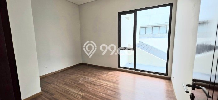 Rumah Mewah Siap Huni LT 200m2 di BSD, Tangerang Selatan Rumah Mewah Siap Huni LT 200m2 di BSD, Tangerang Selatan