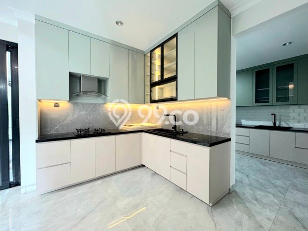 Rumah Mewah LB 424m2 Siap Huni Desain Elegan di BSD, Tangerang Rumah Mewah LB 424m2 Siap Huni Desain Elegan di BSD, Tangerang