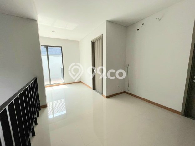 Hunian Eksklusif Siap Huni LT 180m2 di BSD, Tangerang Selatan Hunian Eksklusif Siap Huni LT 180m2 di BSD, Tangerang Selatan