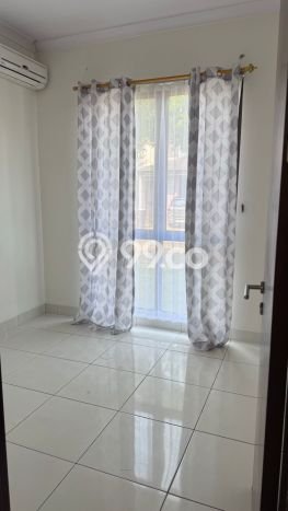 For Sale Rumah 3 Kamar Lokasi Strategis Nyaman dan Strategis di BSD For Sale Rumah 3 Kamar Lokasi Strategis Nyaman dan Strategis di BSD