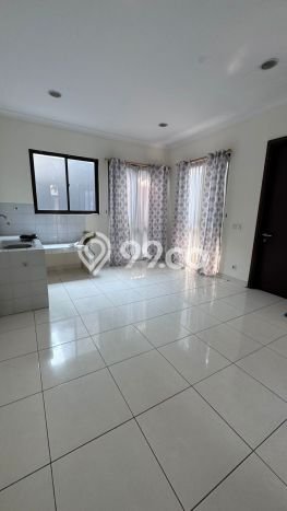 For Sale Rumah 3 Kamar Lokasi Strategis Nyaman dan Strategis di BSD For Sale Rumah 3 Kamar Lokasi Strategis Nyaman dan Strategis di BSD