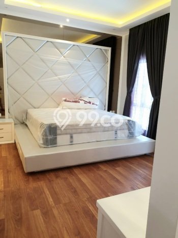 Rumah Luxury Modern Tanpa Renovasi di Gading Serpong Tangerang Rumah Luxury Modern Tanpa Renovasi di Gading Serpong Tangerang