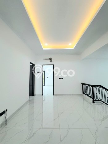 Rumah Luxury Modern Tanpa Renovasi di BSD Tangerang Rumah Luxury Modern Tanpa Renovasi di BSD Tangerang