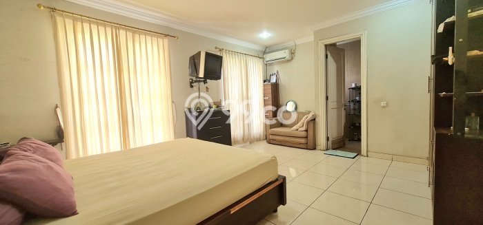 Rumah Eksklusif Dijual LT 200m2 di BSD, Tangerang Selatan Rumah Eksklusif Dijual LT 200m2 di BSD, Tangerang Selatan