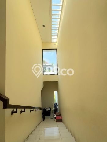 Rumah Elit Modern Tanpa Renovasi di BSD De Park Tangerang Rumah Elit Modern Tanpa Renovasi di BSD De Park Tangerang