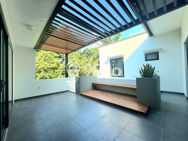 Rumah Mewah LB 424m2 Siap Huni Desain Elegan di BSD, Tangerang Rumah Mewah LB 424m2 Siap Huni Desain Elegan di BSD, Tangerang