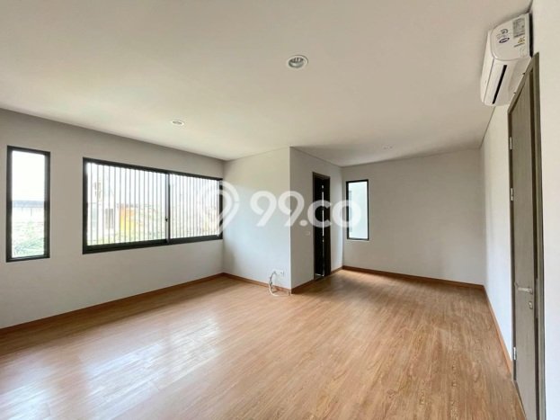Hunian Eksklusif Siap Huni LT 180m2 di BSD, Tangerang Selatan Hunian Eksklusif Siap Huni LT 180m2 di BSD, Tangerang Selatan
