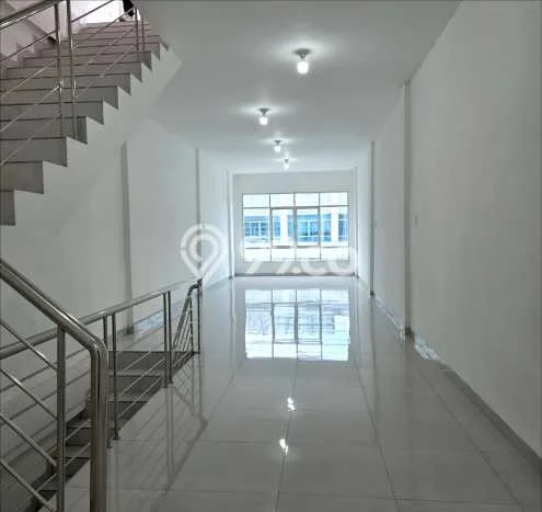 Area Ramai! Ruko Dijual di Medan Polonia untuk Bisnis Luas Bangunan 224m2 Area Ramai! Ruko Dijual di Medan Polonia untuk Bisnis Luas Bangunan 224m2