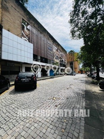 Area Ramai! Ruko Dijual di Kuta untuk Bisnis Luas Bangunan 180m2 Area Ramai! Ruko Dijual di Kuta untuk Bisnis Luas Bangunan 180m2
