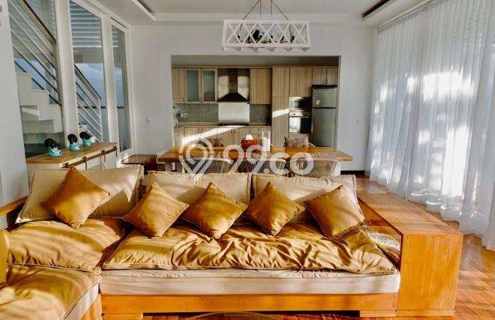 LOKASI TERBAIK! Vila di , Ukuran 490m2m², Kawasan Tenang dan aman LOKASI TERBAIK! Vila di , Ukuran 490m2m², Kawasan Tenang dan aman