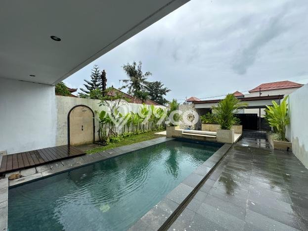 HARGA TERBAIK! Vila Kawasan , Area 330m2m², Lokasi Elite dengan privasi terjaga HARGA TERBAIK! Vila Kawasan , Area 330m2m², Lokasi Elite dengan privasi terjaga