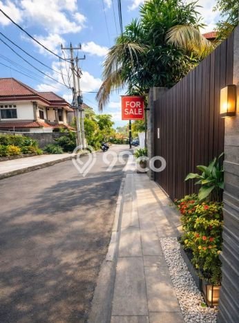For Sale! Premium House LT 440m2 Desain Modern di Gatot Subroto For Sale! Premium House LT 440m2 Desain Modern di Gatot Subroto